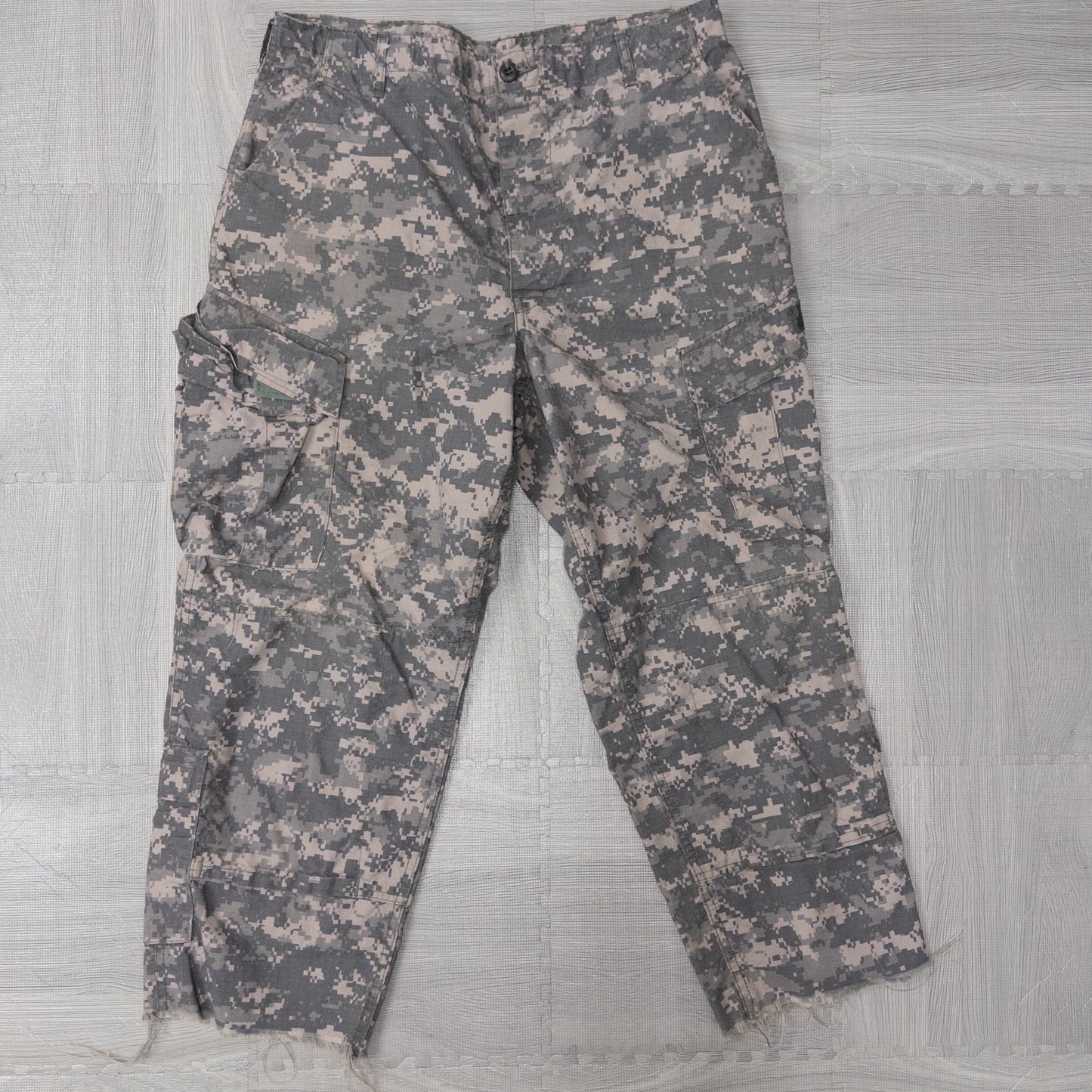 古着卸 現物まとめ売り 洗濯済み アメリカ軍 デジカモ デジタルカモ ミリタリー カーゴパンツ 8本セット (XS-L)