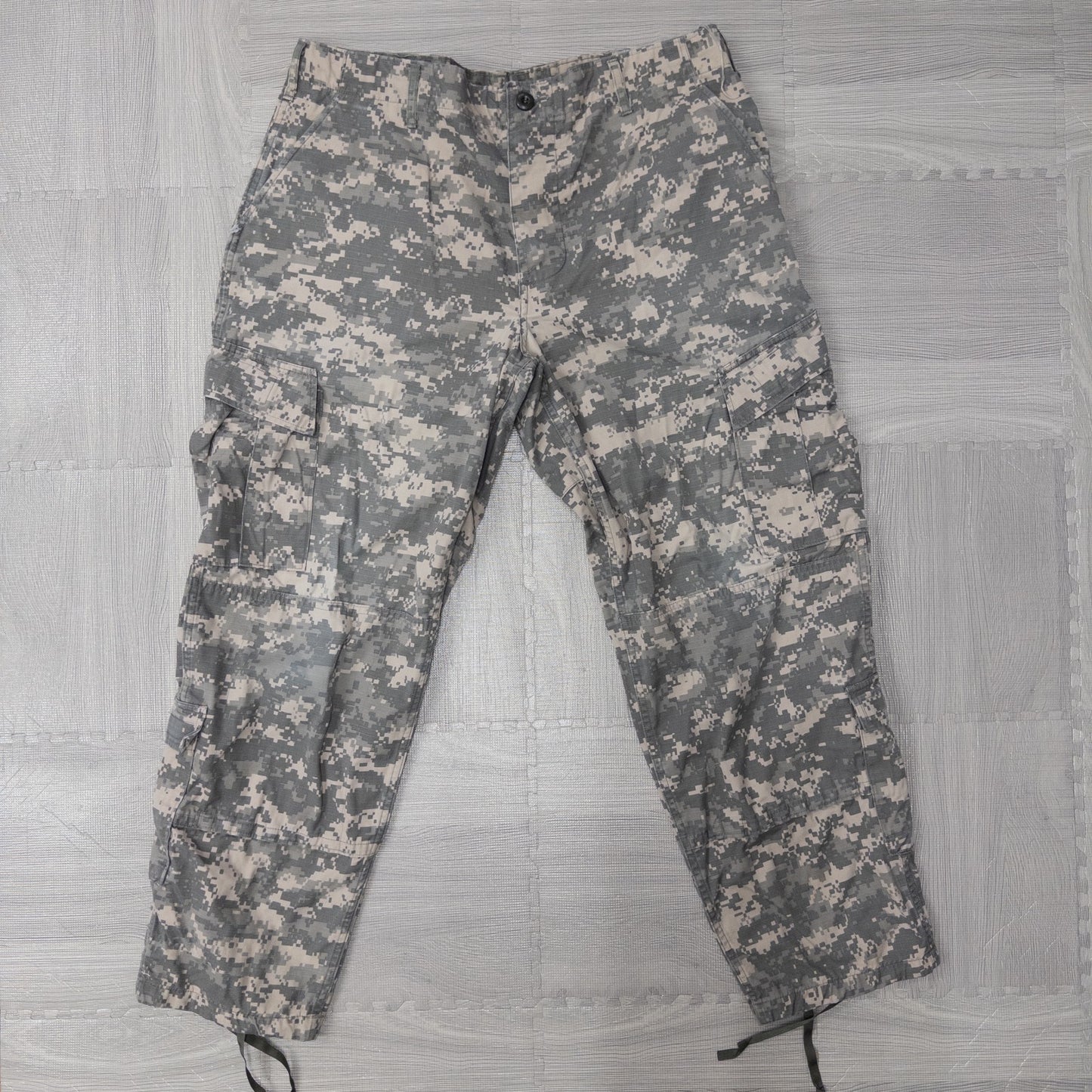 古着卸 現物まとめ売り 洗濯済み アメリカ軍 デジカモ デジタルカモ ミリタリー カーゴパンツ 8本セット (XS-L)