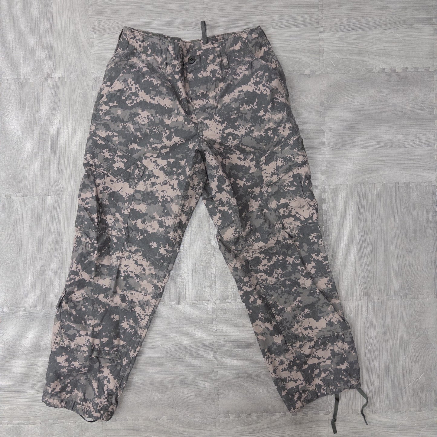 古着卸 現物まとめ売り 洗濯済み アメリカ軍 デジカモ デジタルカモ ミリタリー カーゴパンツ 8本セット (XS-L)